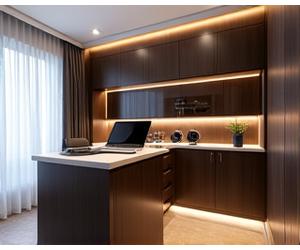 Aménagement de bureau sur mesure avec rangements intégrés